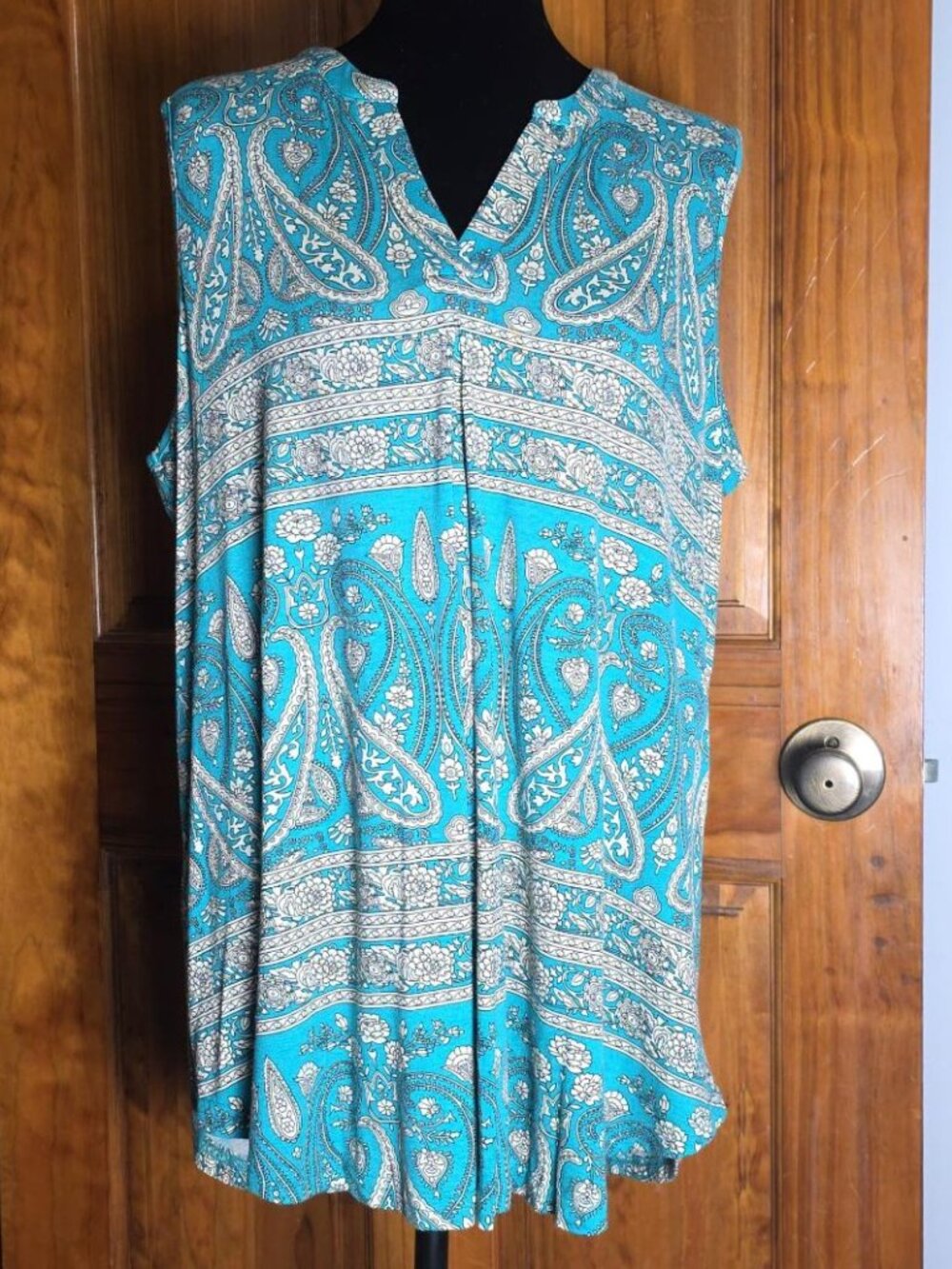Sleeveless Split V Neck, Casual or Dressy, Tank Top L / US 12-14